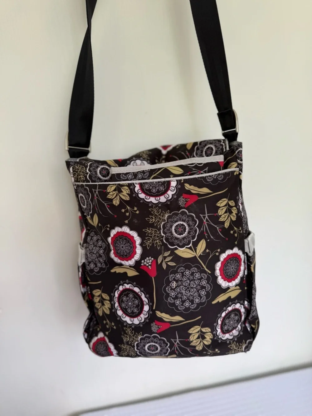 Ju-Ju-Be Messenger Diaper Bag Floral Brown/Red/Beige with Changing Pad